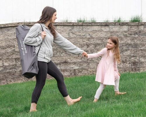 The cot can be carried to short distances.