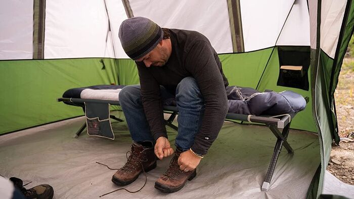 This is how the cot looks in a tent.